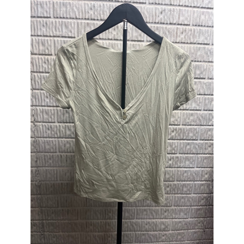 Universal Thread Olive Green Henley V-Neck Short Sleeve Tee Shirt Small NEW